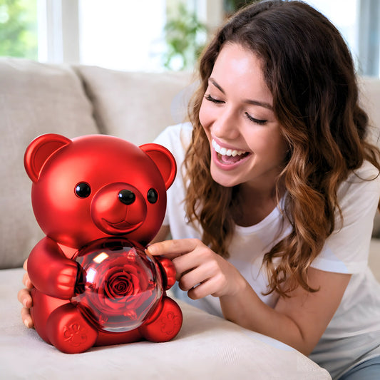 Medvjedić sa ružom i ogrlicom